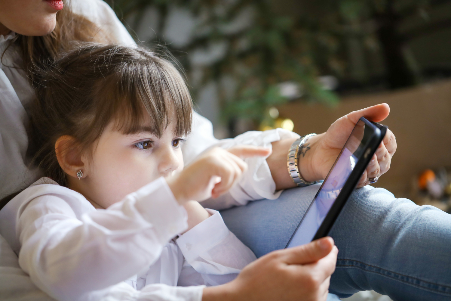 Calm and Connect: Screen-Free Strategies for Soothing Kids