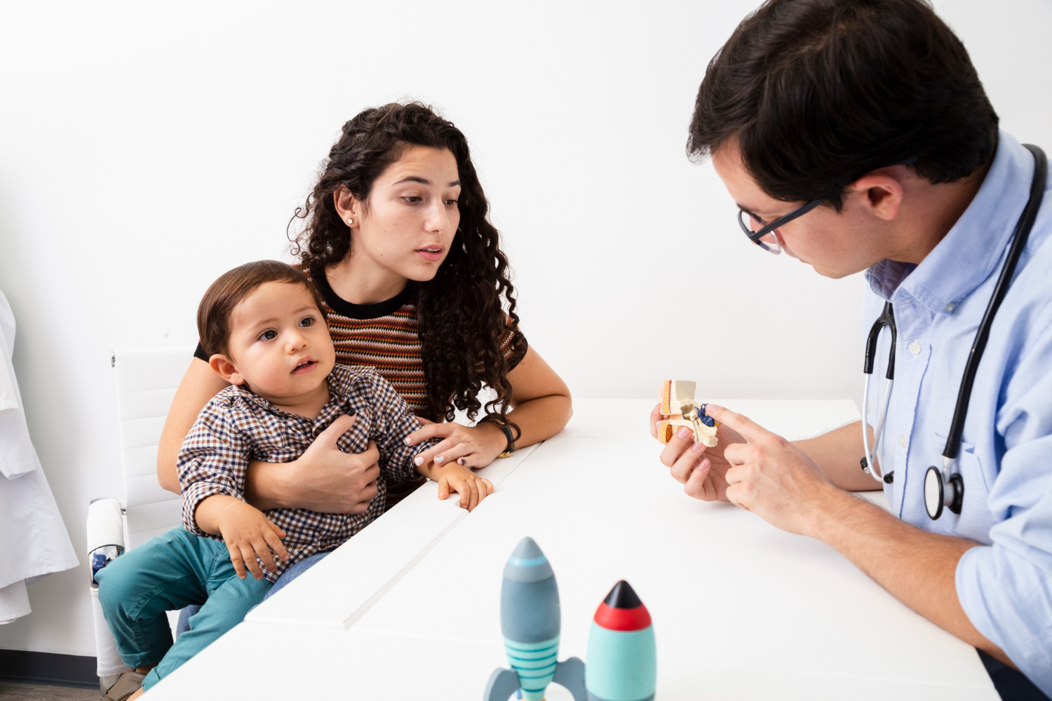 Kids’ Health Emergencies: Choosing Between Urgent Care and the ER