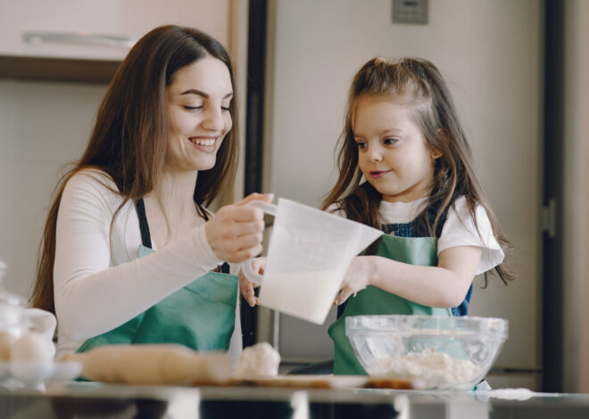 Teaching Toddlers to Use Utensils: A Guide for Parents