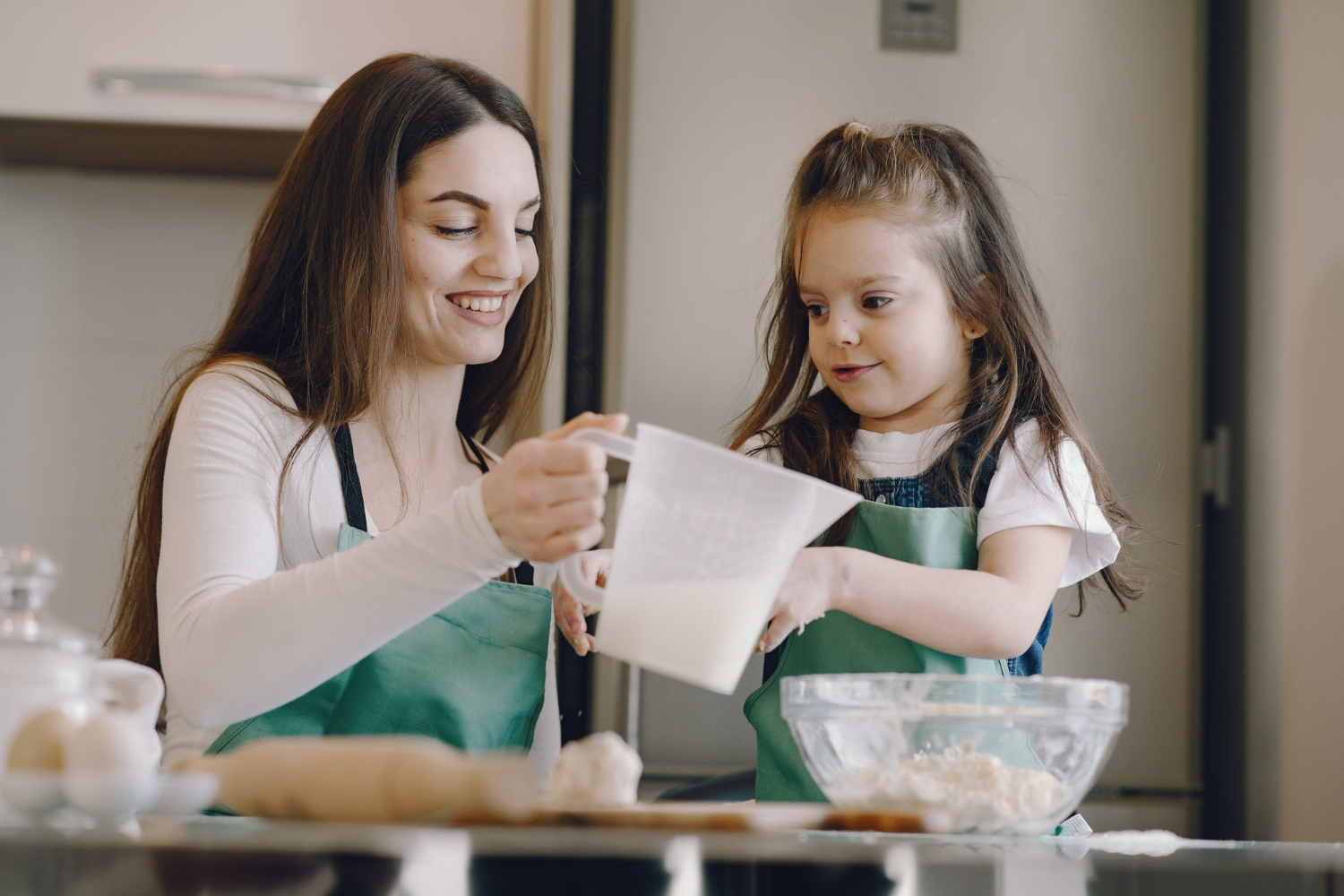 Teaching Toddlers to Use Utensils: A Guide for Parents