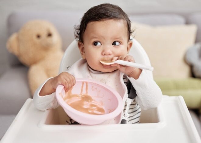 The Messy but Marvelous World of Self-Feeding baby : A Guide for New Moms