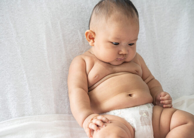 A New Mom’s Guide to Keeping Your Baby’s Belly Button Clean: From Umbilical Cord Care to Tummy Time